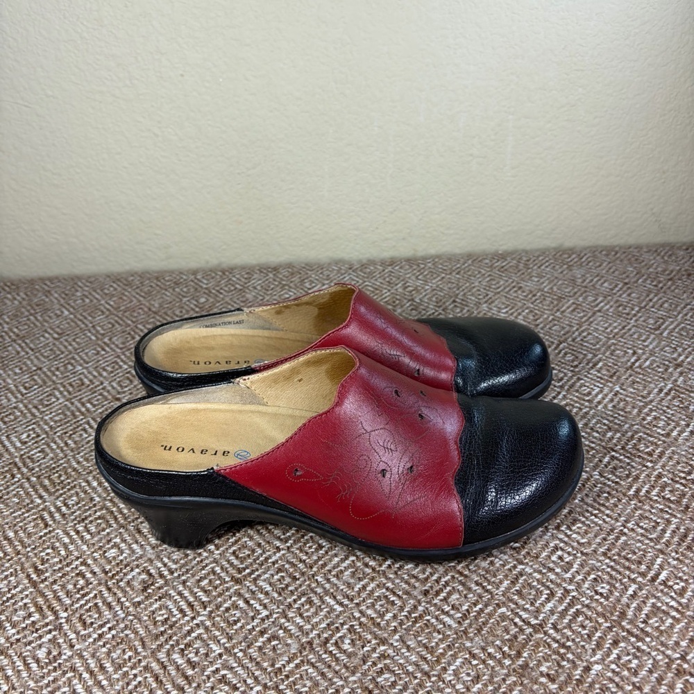 Aravon Womens Mules Leather Shoes Red Black Swirl Stitching Sz 9.5E Boho Western